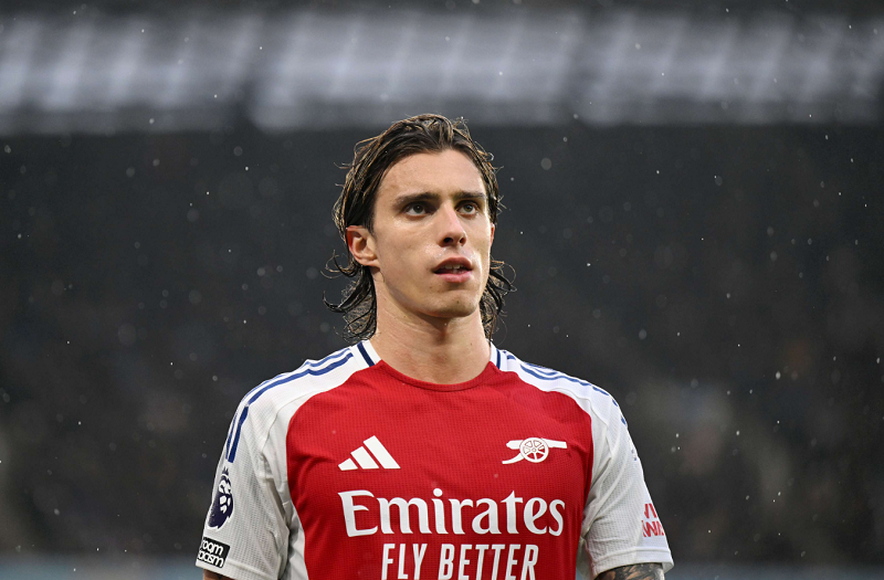 Arsenal cân nhắc chia tay Calafiori vì nỗi lo chấn thương kéo dài