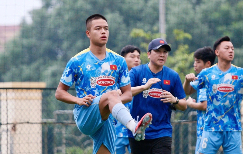 hlv-kim-sang-sik-noi-thang-nguyen-nhan-loai-sao-viet-kieu-khoi-u23