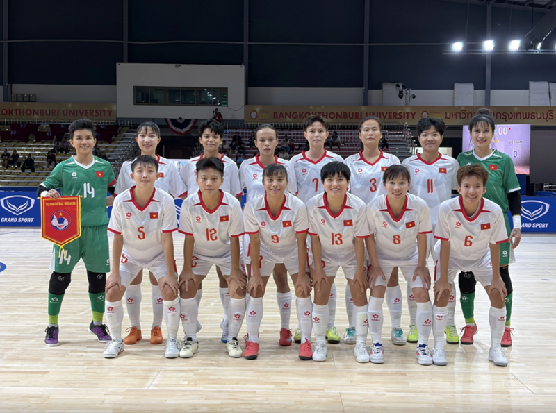 Futsal nữ Việt Nam hạ Philippines, người hâm mộ khu vực lên tiếng thán phục